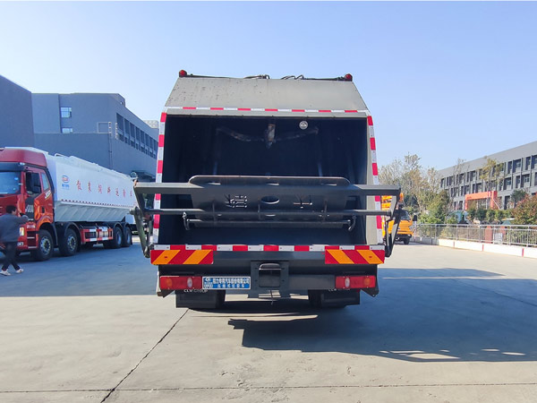 程力威牌CLW5182ZYSC6型壓縮式垃圾車(chē)
